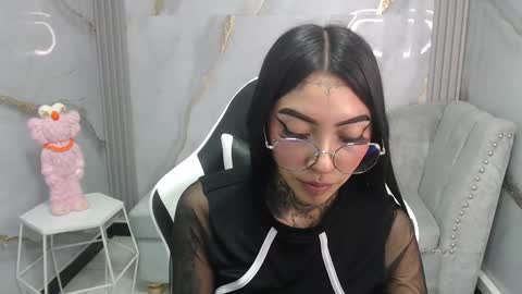 Snapshot of ashley_blum_v chatting on 10/25/25, 08:03 ashley_blum_v online show from 10/25/25, 08:03