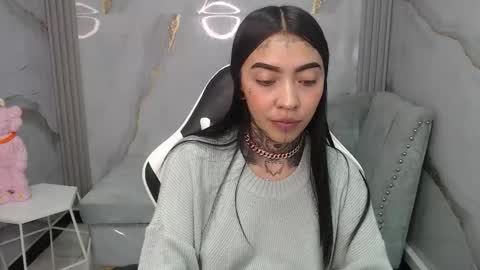 Snapshot of ashley_blum_v chatting on 11/04/25, 08:19 ashley_blum_v online show from 11/04/25, 08:19