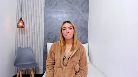 ashley_miller26 online show from 01/26/25, 12:01