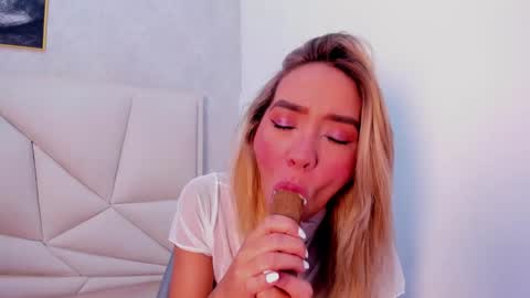 ashley_miller26 online show from 03/03/25, 11:33