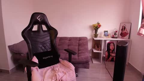 Ashley online show from 09/28/25, 02:22