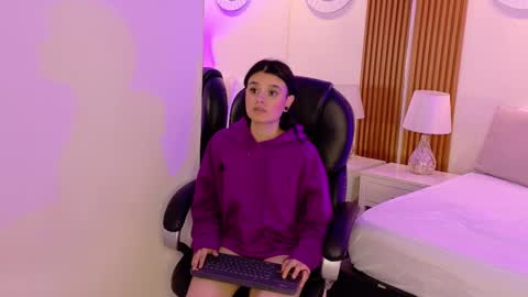 Ashley  online show from 10/16/25, 05:19