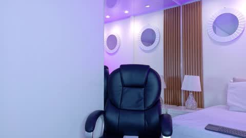 Ashley  online show from 10/22/25, 06:02