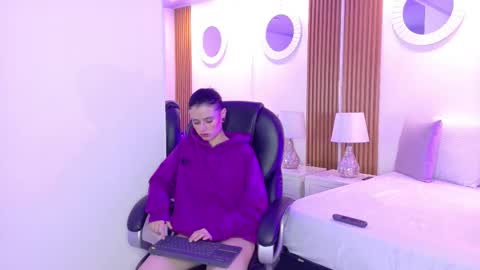 Ashley  online show from 10/24/25, 05:15