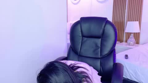 Ashley  online show from 10/30/25, 04:52