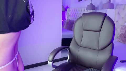 Ashley  online show from 11/21/25, 03:54