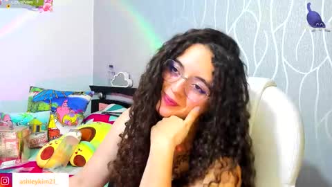 .. Ashley .. online show from 09/18/25, 01:18