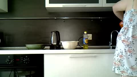 Snapshot of ashleyrosee_ chatting on 07/13/26, 11:24 Anite online show from 07/13/26, 11:24