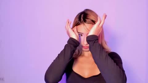 dahiana online show from 10/13/25, 02:28