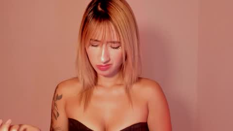 dahiana online show from 10/17/25, 01:57