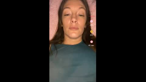 Snapshot of ashleyshyne69 chatting on 09/17/25, 11:01 Ashley online show from 09/17/25, 11:01