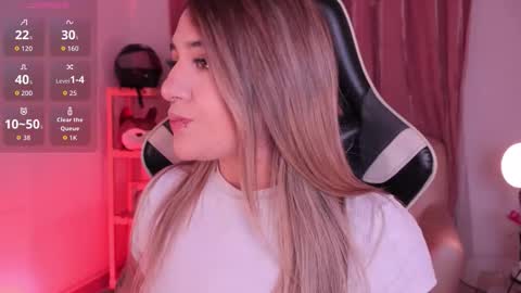 Ashley Lauren online show from 12/23/25, 03:59