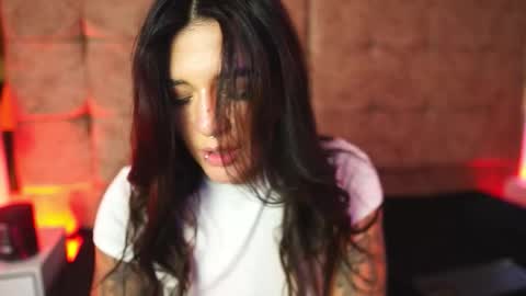 Ashley Lauren online show from 03/19/26, 08:35