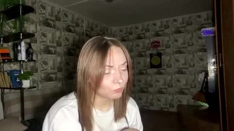 Lily online show from 03/25/26, 05:19