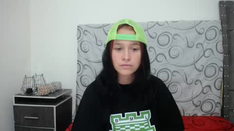 Snapshot of ashly_93 chatting on 01/14/25, 02:29 engel online show from 01/14/25, 02:29