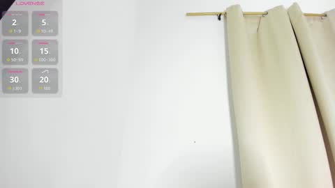 ashly_pink1 online show from 02/11/26, 03:00