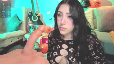 Snapshot of ashlynnlowe_ chatting on 10/08/25, 08:06 Ash online show from 10/08/25, 08:06