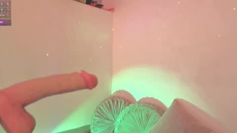 Snapshot of ashlynnlowe_ chatting on 11/08/25, 07:34 Ash online show from 11/08/25, 07:34