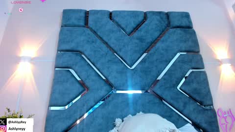 Ashly  online show from 02/08/25, 10:19