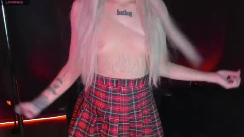 Mila online show from 09/27/25, 08:19