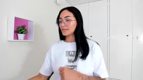 Camila online show from 01/11/25, 04:14