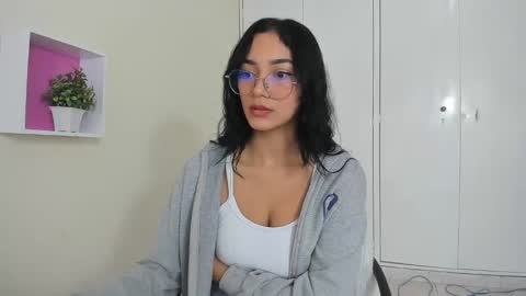 Camila online show from 02/10/25, 01:11