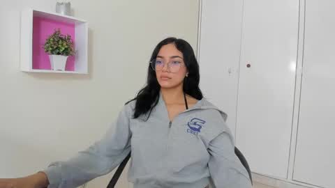 Camila online show from 03/01/25, 12:56