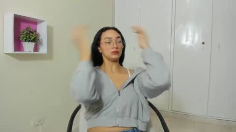 Camila online show from 03/12/25, 12:47