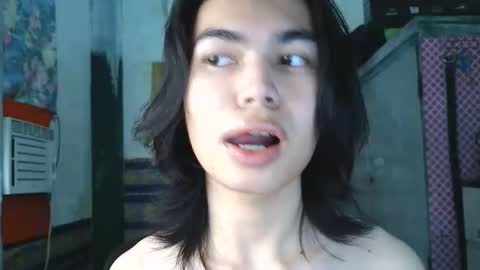 asian_babyboi online show from 12/18/25, 11:44