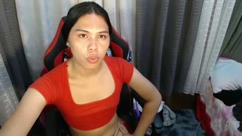 Snapshot of asian_boy_ralph143 chatting on 12/02/24, 04:42 ELLE dont forget to follow and thumbs up online show from 12/02/24, 04:42