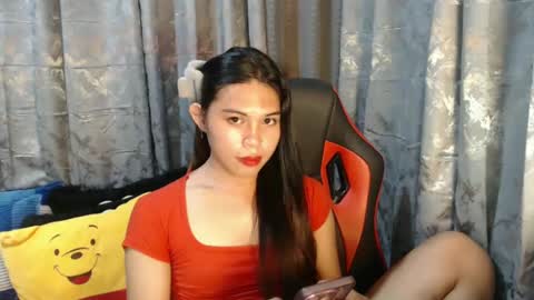 Snapshot of asian_boy_ralph143 chatting on 02/21/25, 09:13 ELLE dont forget to follow and thumbs up online show from 02/21/25, 09:13