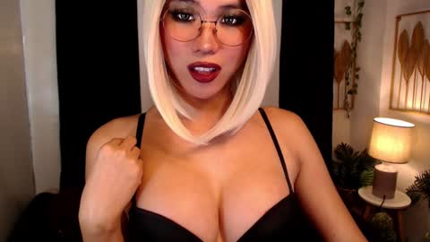 Snapshot of asian_hinata chatting on 12/10/24, 04:34 hinata online show from 12/10/24, 04:34