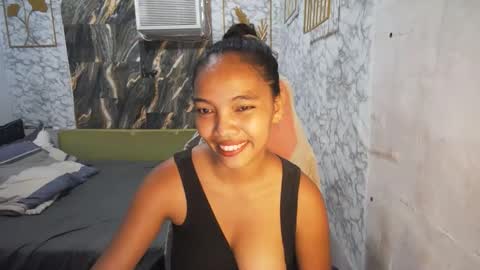 Snapshot of asian_janeth chatting on 05/08/26, 12:27 im janeth single mom online show from 05/08/26, 12:27