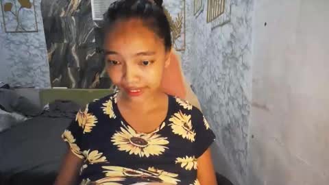 Snapshot of asian_janeth chatting on 05/09/26, 12:05 im janeth single mom online show from 05/09/26, 12:05