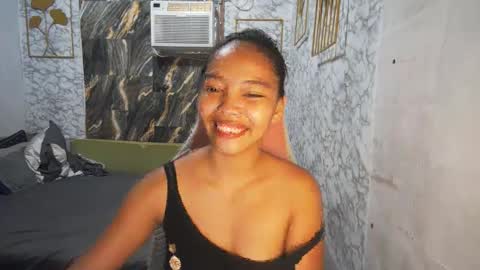 Snapshot of asian_janeth chatting on 05/09/26, 10:37 im janeth single mom online show from 05/09/26, 10:37
