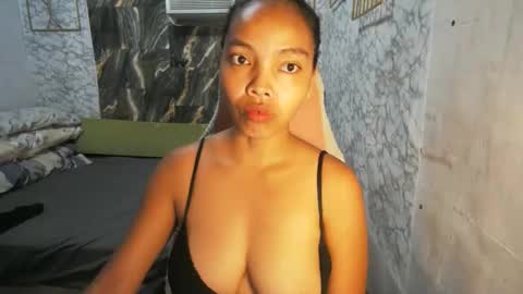 Snapshot of asian_janeth chatting on 05/16/26, 11:25 im janeth single mom online show from 05/16/26, 11:25