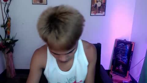 Snapshot of asian_lover05 chatting on 09/24/25, 03:59 asian_lover05 online show from 09/24/25, 03:59