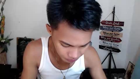 Snapshot of asian_lover05 chatting on 10/23/25, 05:44 asian_lover05 online show from 10/23/25, 05:44