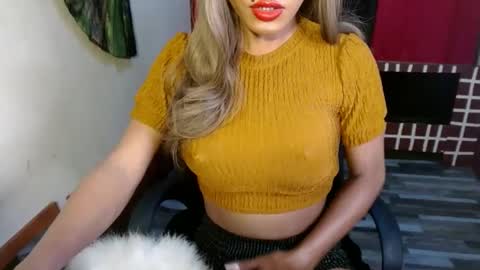 Snapshot of asian_petit19 chatting on 01/06/25, 07:35 Lovely online show from 01/06/25, 07:35