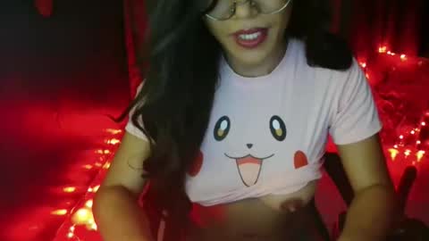 Snapshot of asian_petit19 chatting on 10/23/25, 04:56 Lovely online show from 10/23/25, 04:56