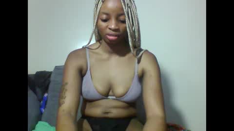 Snapshot of asian_pinay01 chatting on 11/30/25, 07:18 Asia online show from 11/30/25, 07:18