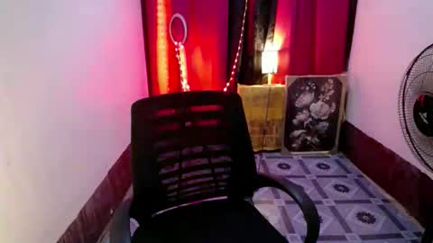 Snapshot of asian_pretty143 chatting on 10/21/25, 02:56 asian_pretty143 online show from 10/21/25, 02:56