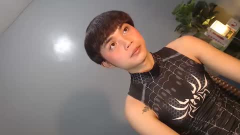 Reyshell online show from 02/15/26, 07:51