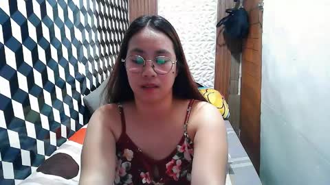 Trixie online show from 04/24/26, 03:47