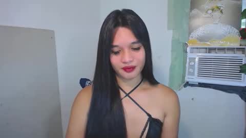 Snapshot of asian_yannie chatting on 10/14/25, 04:35 Yan online show from 10/14/25, 04:35