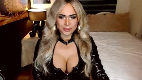 nicole online show from 02/03/26, 05:18