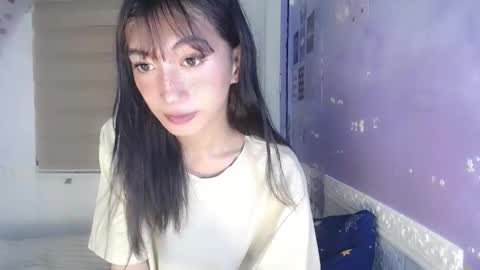 Snapshot of asianbarbie05 chatting on 05/05/26, 01:08 SOFIA online show from 05/05/26, 01:08