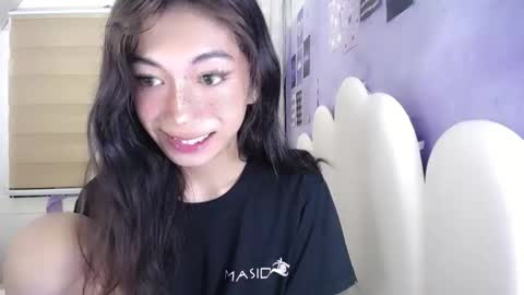 Snapshot of asianbarbie05 chatting on 05/11/26, 10:32 SOFIA online show from 05/11/26, 10:32