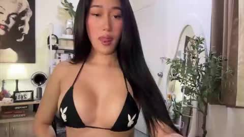 Cassievxx  online show from 11/27/25, 05:26