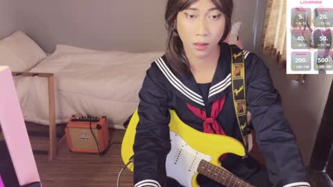 Snapshot of asianfemboycd chatting on 12/16/24, 04:23 Emi online show from 12/16/24, 04:23